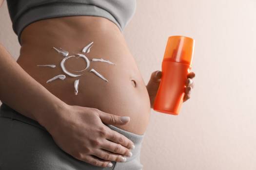  Sunscreen during pregnancy: main care and risks